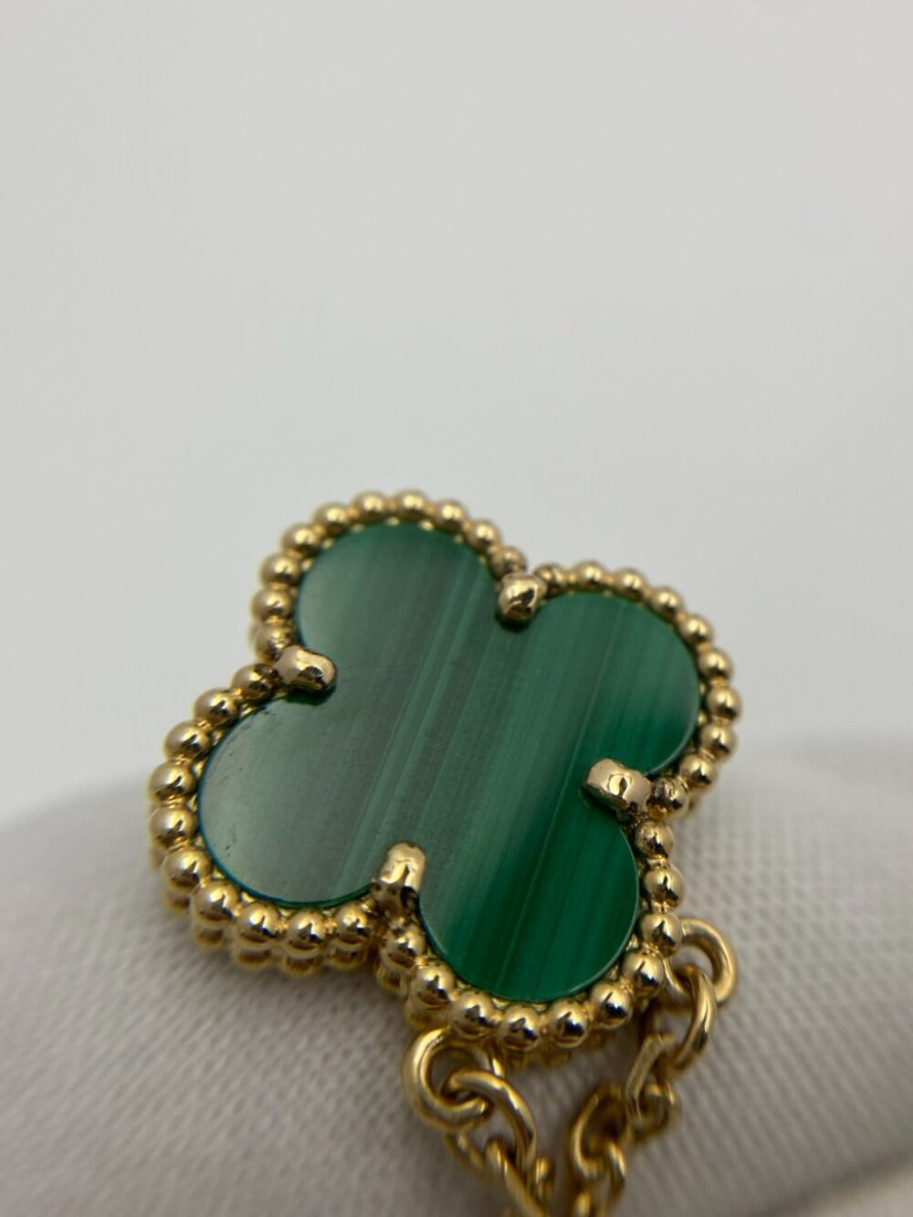 Authentic Van Cleef & Arpels Vintage Alhambra Necklace 18K Yellow Gold Malachite